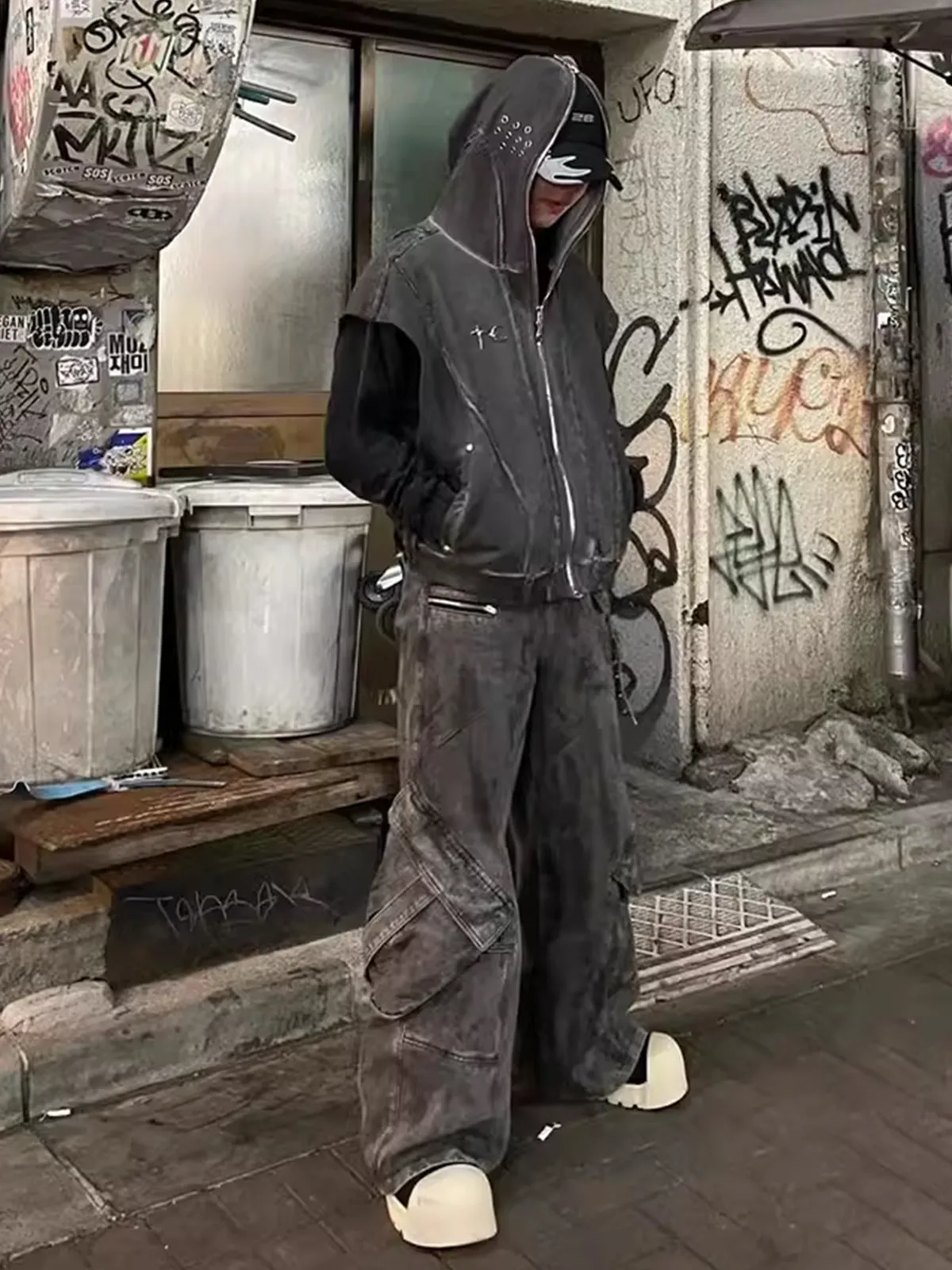 Edgy Zip Sleeveless Hoodie